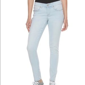 Juniors' SO® Low Rise Ultimate Jeggings